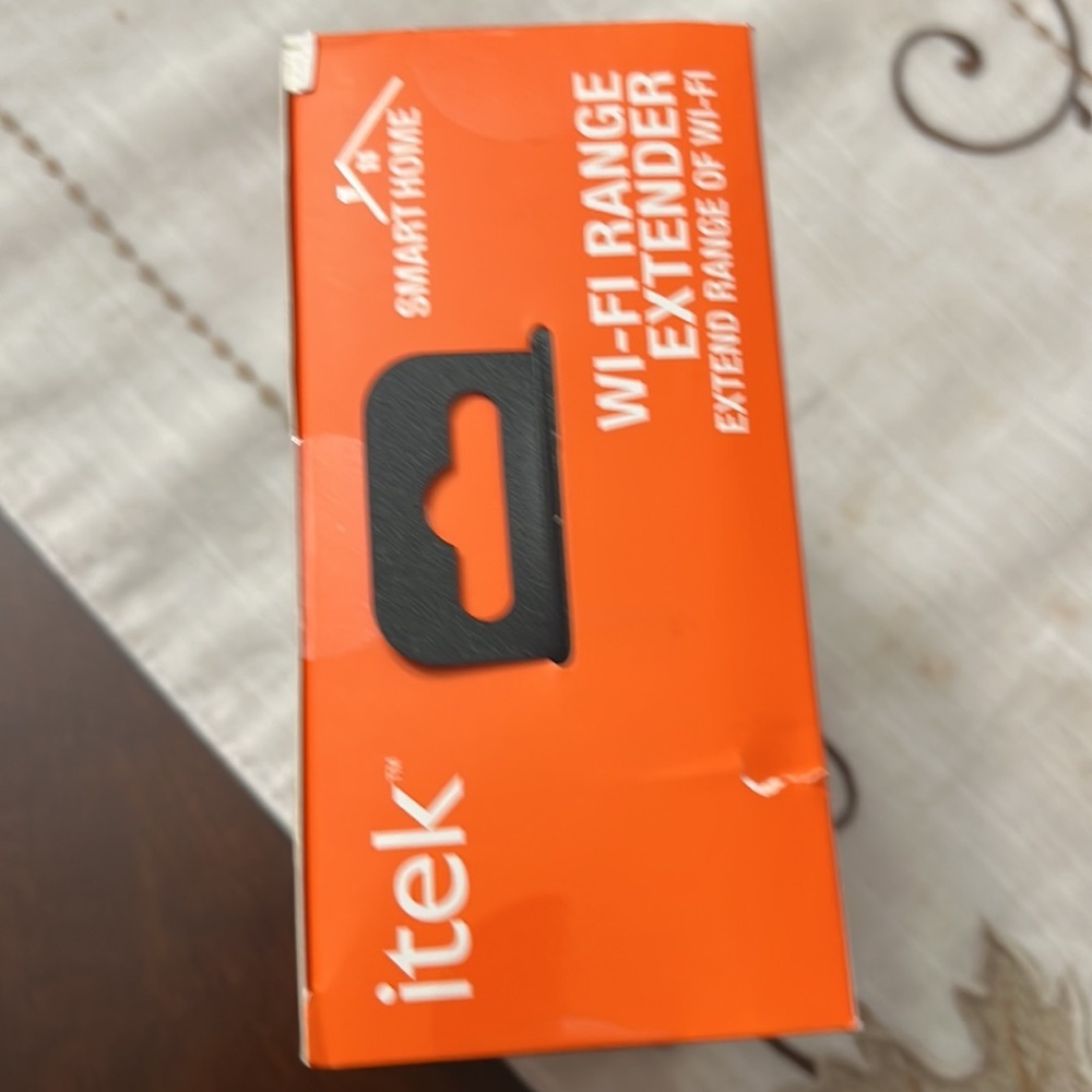 Smart Home Wi-Fi Extender - Picture 6 of 8